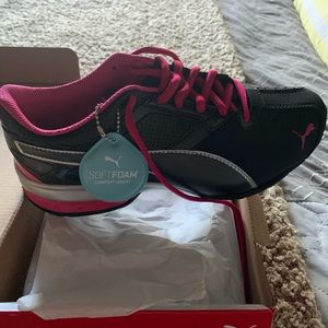 New in box Puma training running sneakers